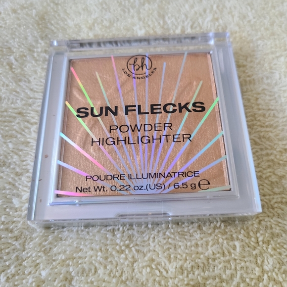 Revolution Beauty BH Los Angeles Sun Flecks Powder Highlighter Golden States - Picture 1 of 7